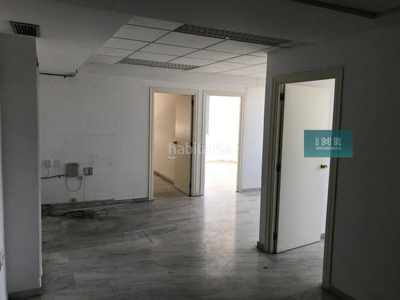 Foto 077f4ed9-a4c9-40e4-9676-ac96c8f78d99. Office space in calle averroes 1 in Urbadiez - Entrepuentes Sevilla