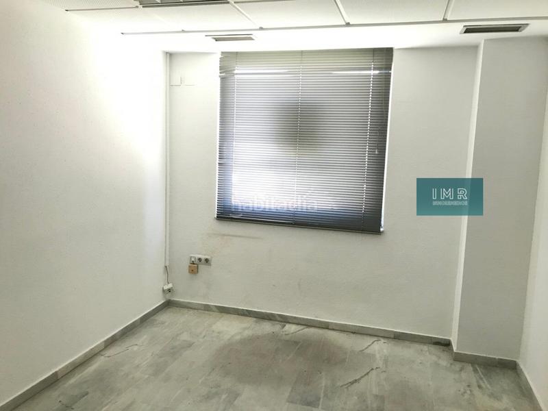 Foto 15b53775-a20c-4d86-bea6-aa4876ad613e. Office space in calle averroes 1 in Urbadiez - Entrepuentes Sevilla