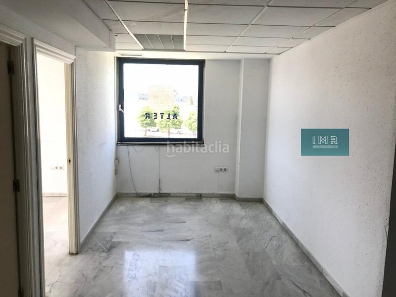 Foto 5bc0534b-3591-4d2d-aa7a-b97cfdd86a66. Office space in calle averroes 1 in Urbadiez - Entrepuentes Sevilla