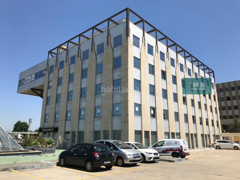 Foto 85193636-7e5d-4a8f-8313-e480a020deda. Office space in calle averroes 1 in Urbadiez - Entrepuentes Sevilla