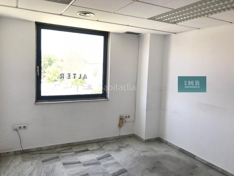 Foto a3d1a9c0-10bc-42a7-8b28-9684526cfd97. Office space in calle averroes 1 in Urbadiez - Entrepuentes Sevilla