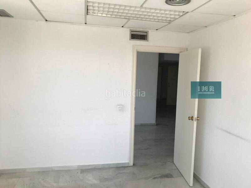 Foto f7e857b6-8067-4206-92cf-62ba8fef6593. Office space in calle averroes 1 in Urbadiez - Entrepuentes Sevilla