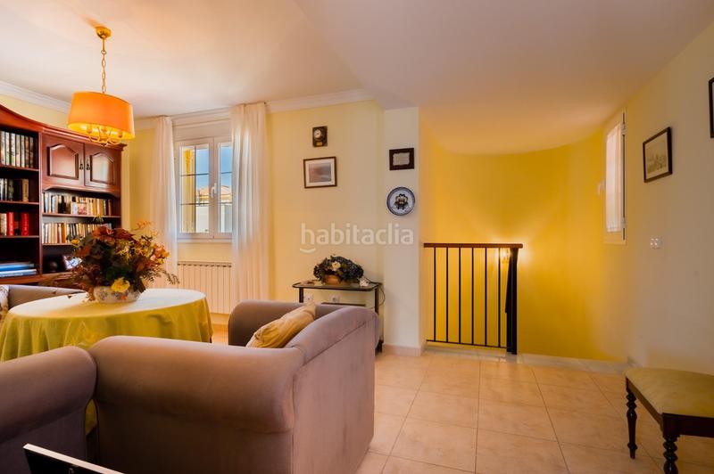 Foto 7e4c1d24-6440-4447-9319-71945a3aa7cb. Chalet aljarafe. . chalet independiente en Almensilla