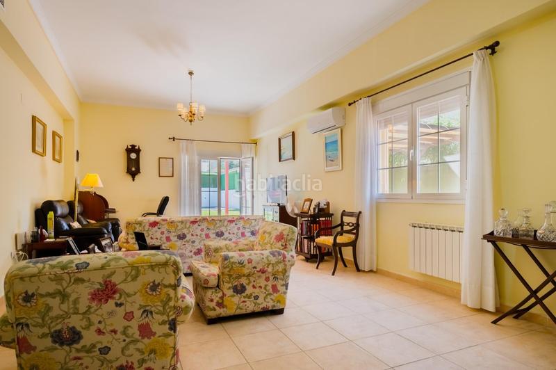 Foto cc694df8-b0f6-479b-ae0a-1e6052dc667e. Chalet aljarafe. . chalet independiente en Almensilla