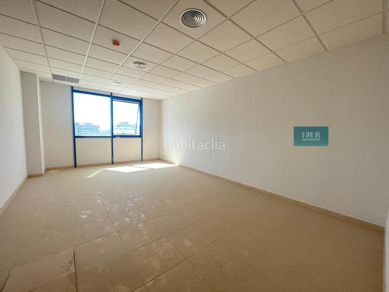 Foto 17521e5d-8cdf-4ff5-a666-fed1917a5d02. Oficina  en venta en torneo parque empresarial en Sevilla