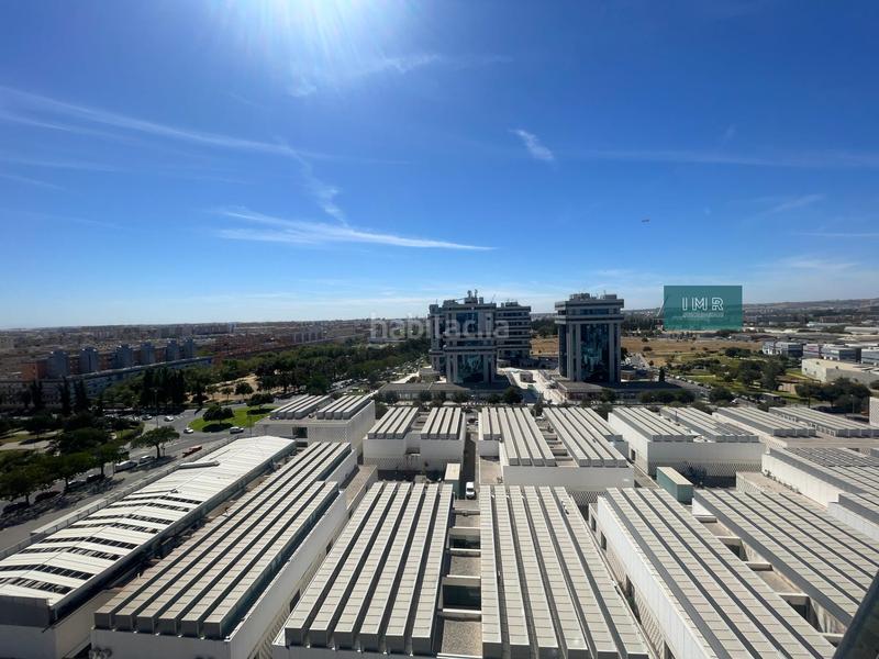 Foto c4db0e02-cb92-4ae0-bb2a-ceee93530166. Oficina  en venta en torneo parque empresarial en Sevilla