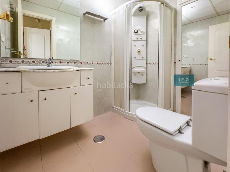 Foto fe3d4fed-fe96-4a52-935a-8acc797f45b8. Zweistöckige wohnung mit parking pool in San Vicente Sevilla