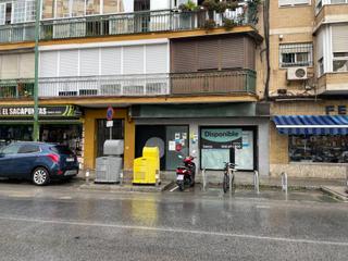 Local Comercial a Avenida PINO MONTANO 35