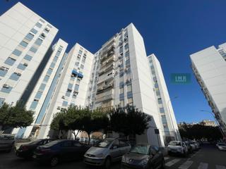 Piso  Calle rafael alberti 9. Oportunidad en sevilla  barriada el zodiaco