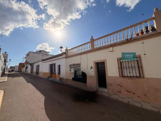 Maison  Pio xii 28. Casa en venta en el centro de bormujos  comodidad y excelente ub