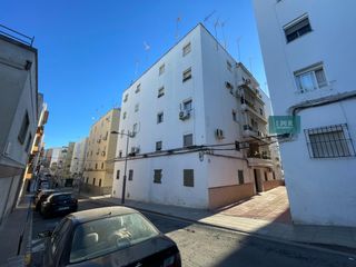 Flat  Calle avila. Oportunidad para particulares o inversores en mairena del aljara