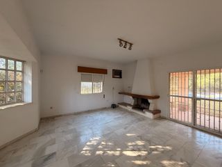 Chalet in Urbanizacion capricho (el) 168. Chalet independiente en una sola planta con 940 m2 de parcela en