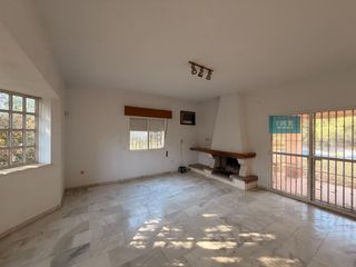 Chalet in Urbanizacion capricho (el) 168. Chalet independiente en una sola planta con 940 m2 de parcela en