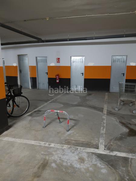 Foto c8241a9c-ed2f-4f50-b598-e9d161c23ade. Parking coche en Puerto Rey Vera