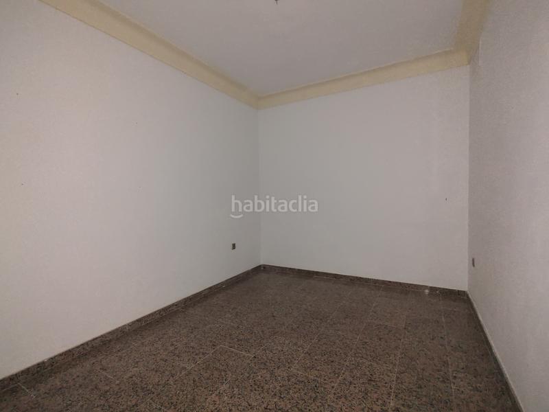 Foto b8cd55ad-6b9a-406a-b6ad-f2189b4263c3. Local comercial en calle uruguay 1 en Huércal - Overa