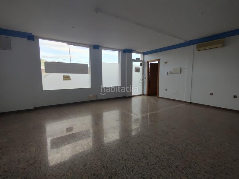Foto eab2c9a8-e46e-4577-b13b-c3d03c032fe0. Local comercial en calle uruguay 1 en Huércal - Overa