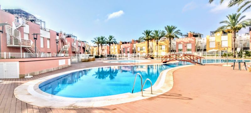 Foto 39f4ca7f-e1ff-450d-b009-47747c89a831. Àtic amb aparcament piscina a Las Marinas - Pueblo Laguna Vera
