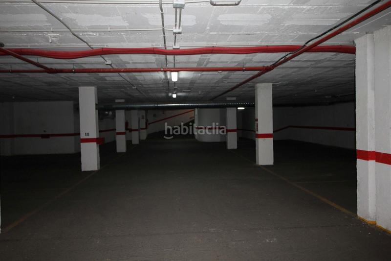 Foto 63139fd0-0ccb-43e4-a3e8-0375274ddac3. Aparcament cotxe a Turre