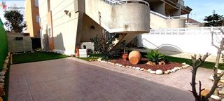 Casa a schiera in Torreblanca. Bonito adosado con mucha luz y un gran jardín