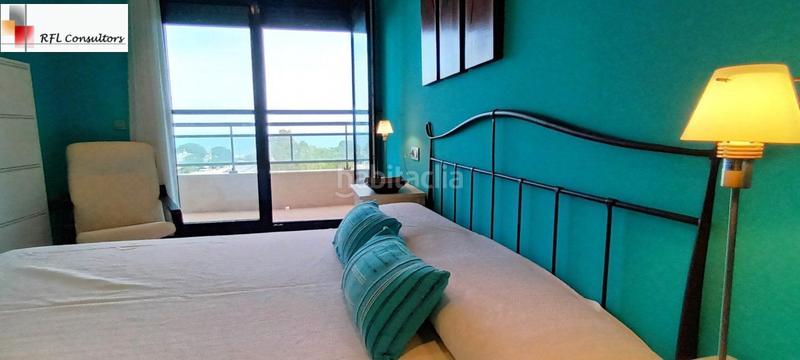 Foto 5f6e0c2e-40d4-4be3-b06a-39c1536e0e54. Alquiler apartamento  en primera linea en urbanizacion con piscina !!! en Torreblanca
