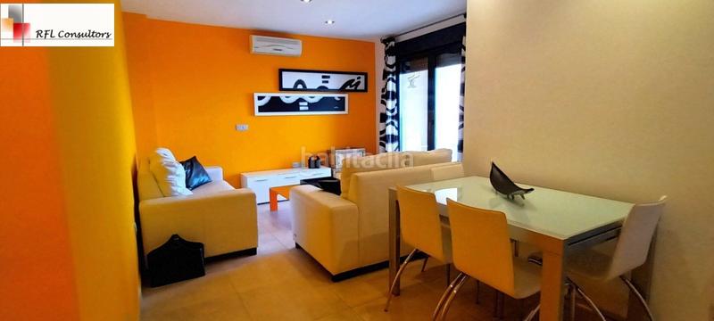 Foto 6a0663b9-f562-438c-b181-ec5974a4033e. Alquiler apartamento  en primera linea en urbanizacion con piscina !!! en Torreblanca