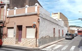 Maison à Torreblanca. Casa esquinera en planta baja