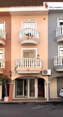 Maison jumelée à Torreblanca. Adosado con local comercial de peluqueria instalado