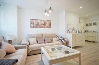 Location Appartement  Calle pintor victoria. Precioso piso exterior y reformado