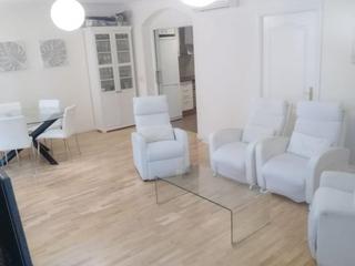 Location Appartement  Calle capitan antoni mena. Piso reformado en el centro
