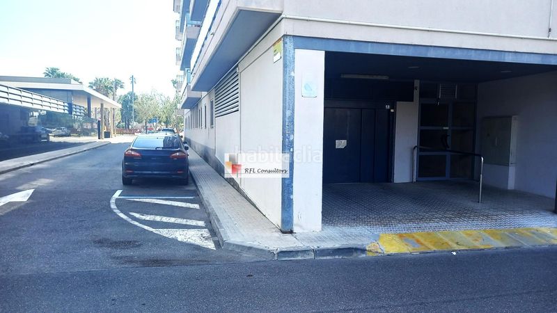 Foto 1a2c7340-79be-4cf1-9b70-ff157b9b2e66. Aparcament cotxe a Ampolla (L´)