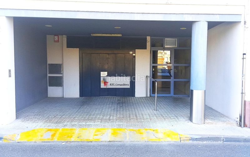 Foto 31b7c082-fa81-49e9-be48-69429e2435f5. Aparcament cotxe a Ampolla (L´)