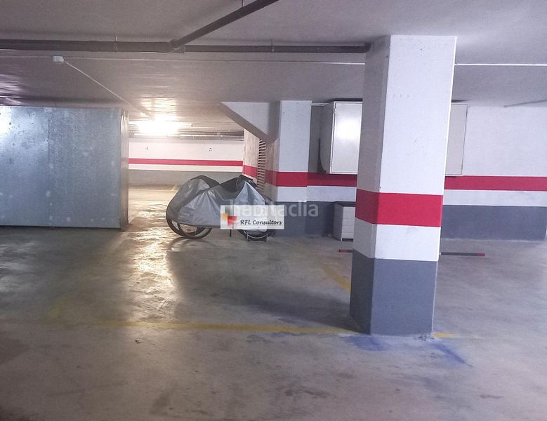 Foto 7a981f5b-5140-401f-be1d-0f922772695e. Aparcament cotxe a Ampolla (L´)