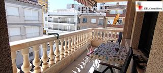 Apartment in Torreblanca. Amplio apartamento  a tan solo 80 metros de una playa estupenda