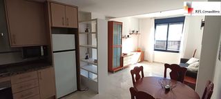 Apartamento en Casco Urbano. Bonito apartamento luminoso con gran plaza de parking