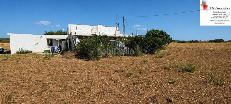 Foto bef100f8-ed7e-43f6-8b30-858722ca6fcb. Masia amb aparcament a Alcossebre