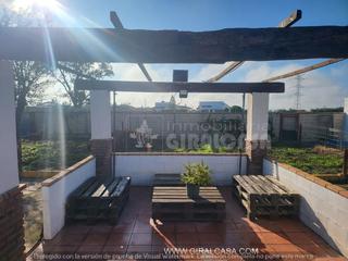 Chalet à Carmona. Chalet en venta en urbanizaciones  los jinetes, 3 dormitorios.