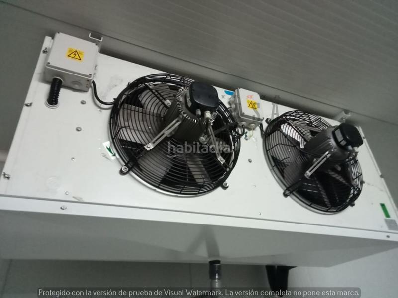 Foto bc5ea2d0-b09c-4a5c-bfd6-6bb96cfb2067. Capannone industriale in Mairena del Alcor