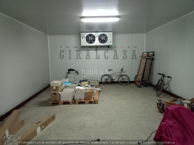 Foto f046fec8-cb46-4ed9-872c-dbb3c3ede3c9. Capannone industriale in Mairena del Alcor