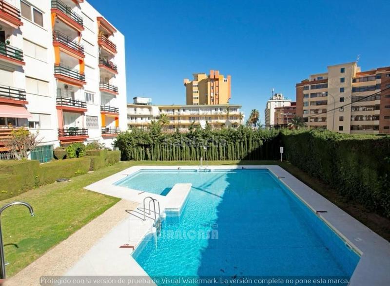 Foto 7bfd6fed-2b2c-441f-87ed-60b15f8dd7d9. Appartamento con parcheggio in La Carihuela - Los Nidos Torremolinos