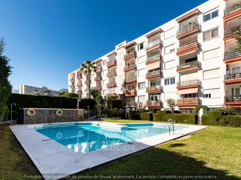 Foto bb5c1936-4fa0-4839-b5fd-7d537e5833cd. Appartamento con parcheggio in La Carihuela - Los Nidos Torremolinos