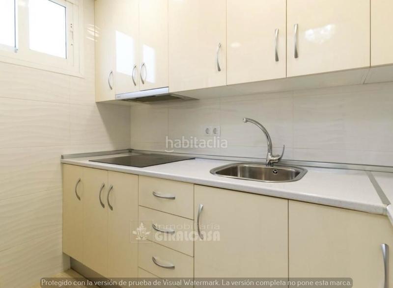 Foto e888940b-3e07-4303-b37a-98ed3566fbca. Appartamento con parcheggio in La Carihuela - Los Nidos Torremolinos