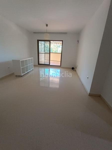 Foto a1fe2b1d-d7f4-4612-b415-0fa1b8081fc7. Piso  en venta en El Pinillo, 4 dormitorios. en Torremolinos