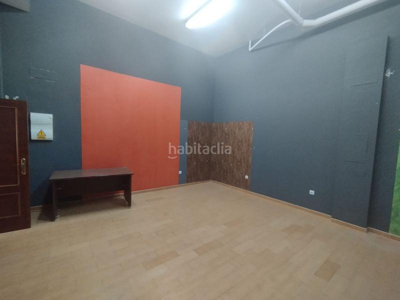 Foto 206591dd-4f01-4fdc-a0fc-0f1b7dde1b93. Alquiler local comercial local com. en alquiler , 3 despachos. en Mairena del Alcor