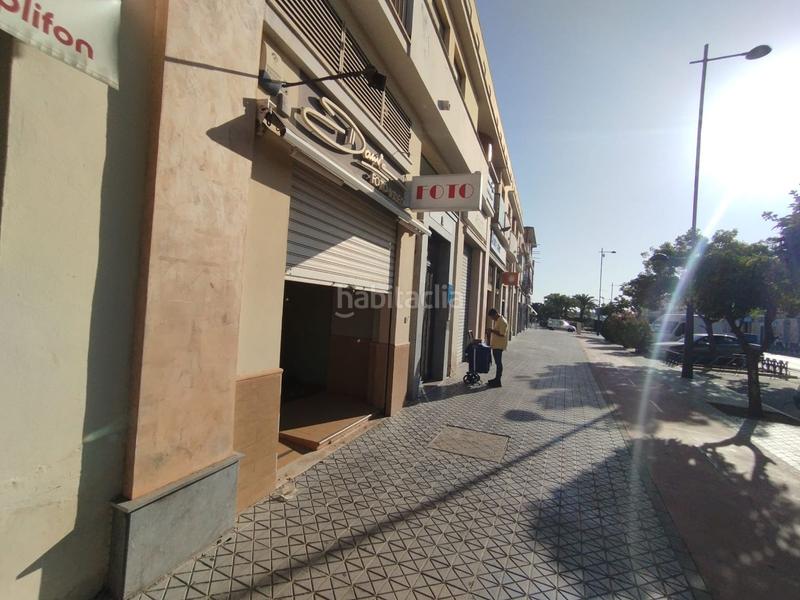 Foto 30a1e2d5-cad2-4405-9496-802c68b2f9be. Alquiler local comercial local com. en alquiler , 3 despachos. en Mairena del Alcor