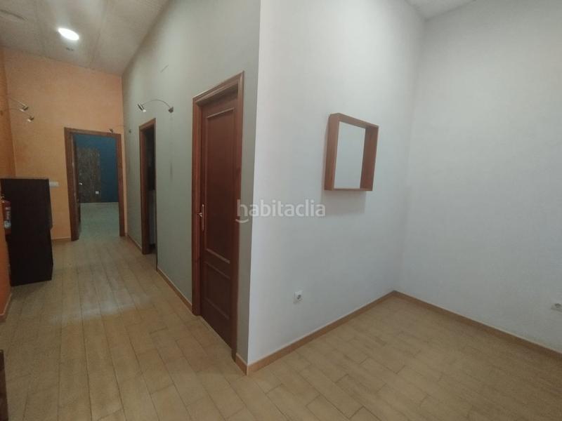 Foto 32eb80c0-887b-4887-9267-80ab8027caf3. Alquiler local comercial local com. en alquiler , 3 despachos. en Mairena del Alcor