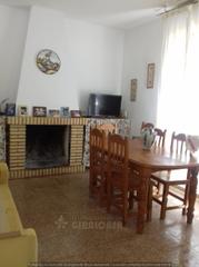 Xalet a Carmona. Chalet en venta en urbanizaciones, 4 dormitorios.