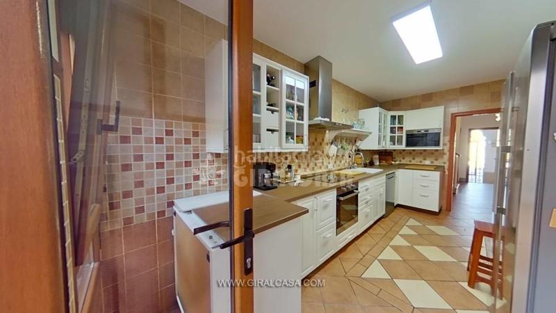 Foto 5cc4e338-c5ad-4d6c-9ee6-be404f7c97b9. Reihenhaus mit heizung parking in Mairena del Alcor