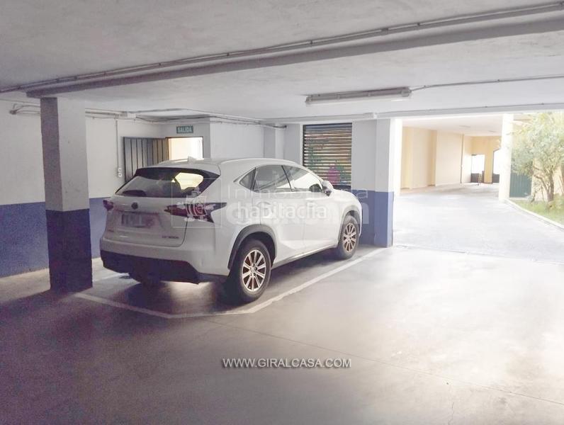 Foto 905b7237-7d9e-4ce7-ba1b-a3be2596eb60. Aparcament cotxe a madueño de los aires 2 a Centro Alcalá de Guadaira