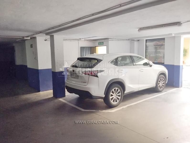 Foto bc705409-5dc6-457f-9083-aa81a4b75193. Aparcament cotxe a madueño de los aires 2 a Centro Alcalá de Guadaira