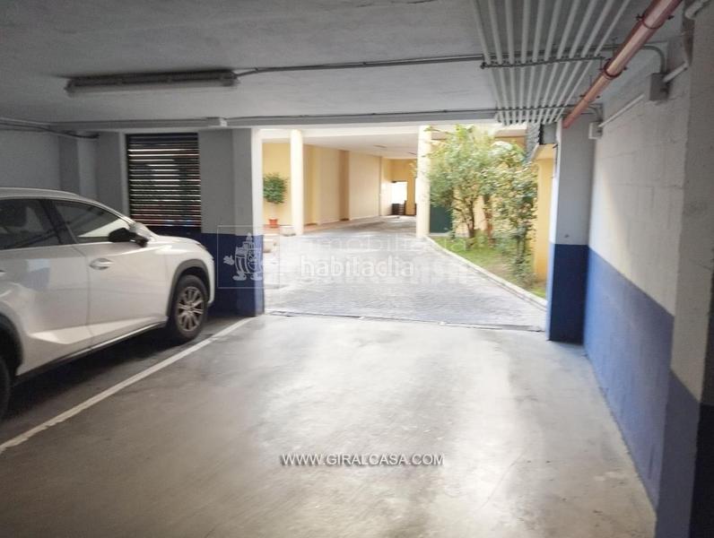 Foto d5bb7123-cd23-4cb8-9a42-f19ca67886be. Aparcament cotxe a madueño de los aires 2 a Centro Alcalá de Guadaira